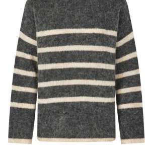 Ovalis Knit T-Neck