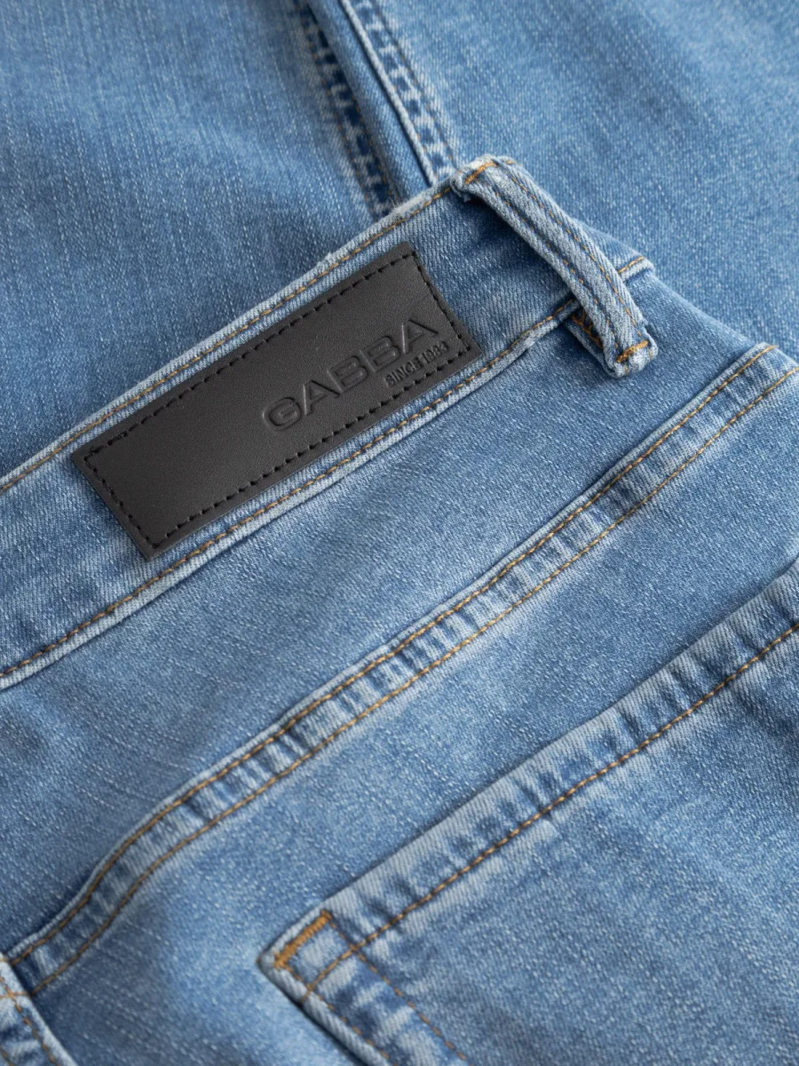 Jones Dhera Jeans - Image 9
